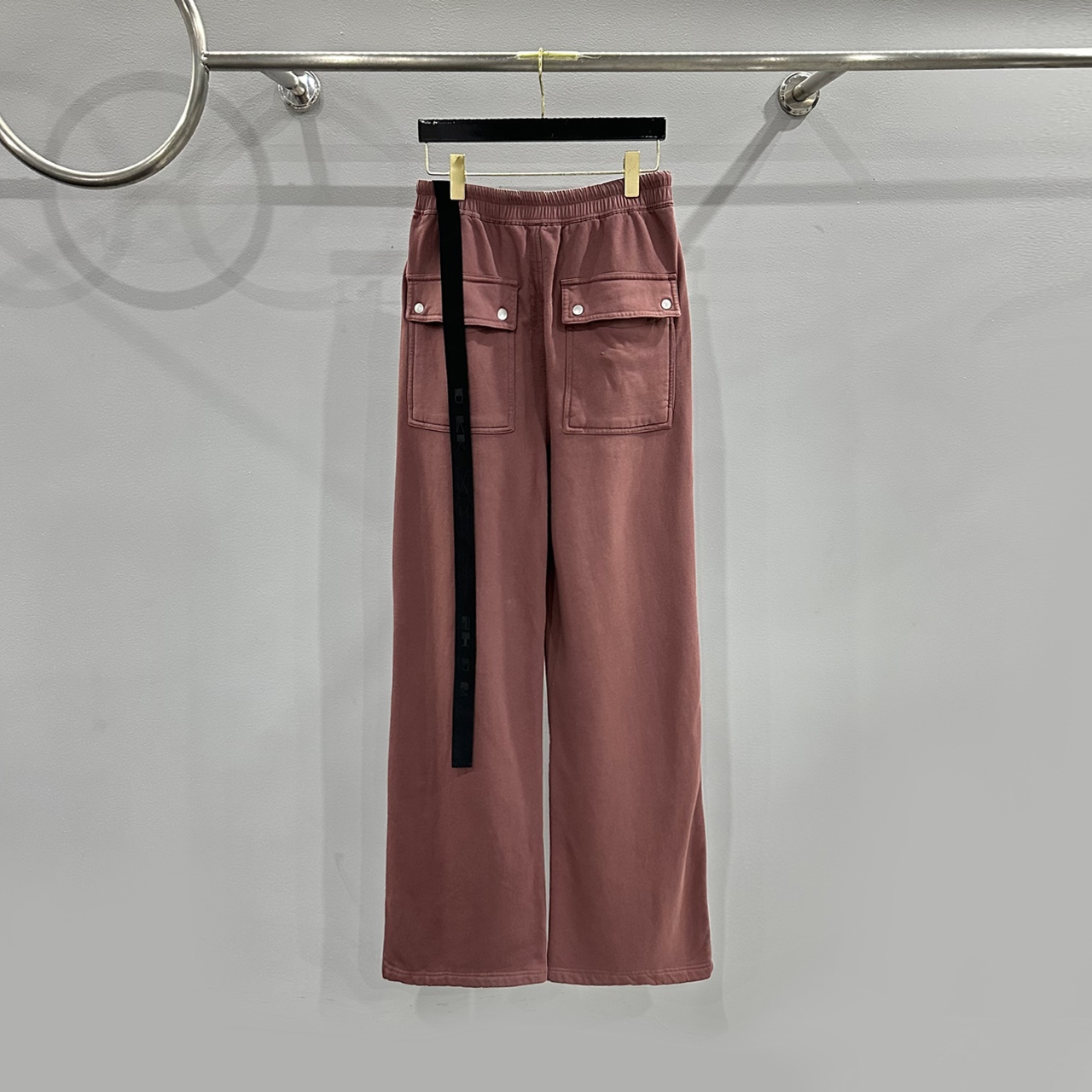 أوين ساك الرجال السراويل البضا - مراجعة Corteiz Cargo Pant وسعره