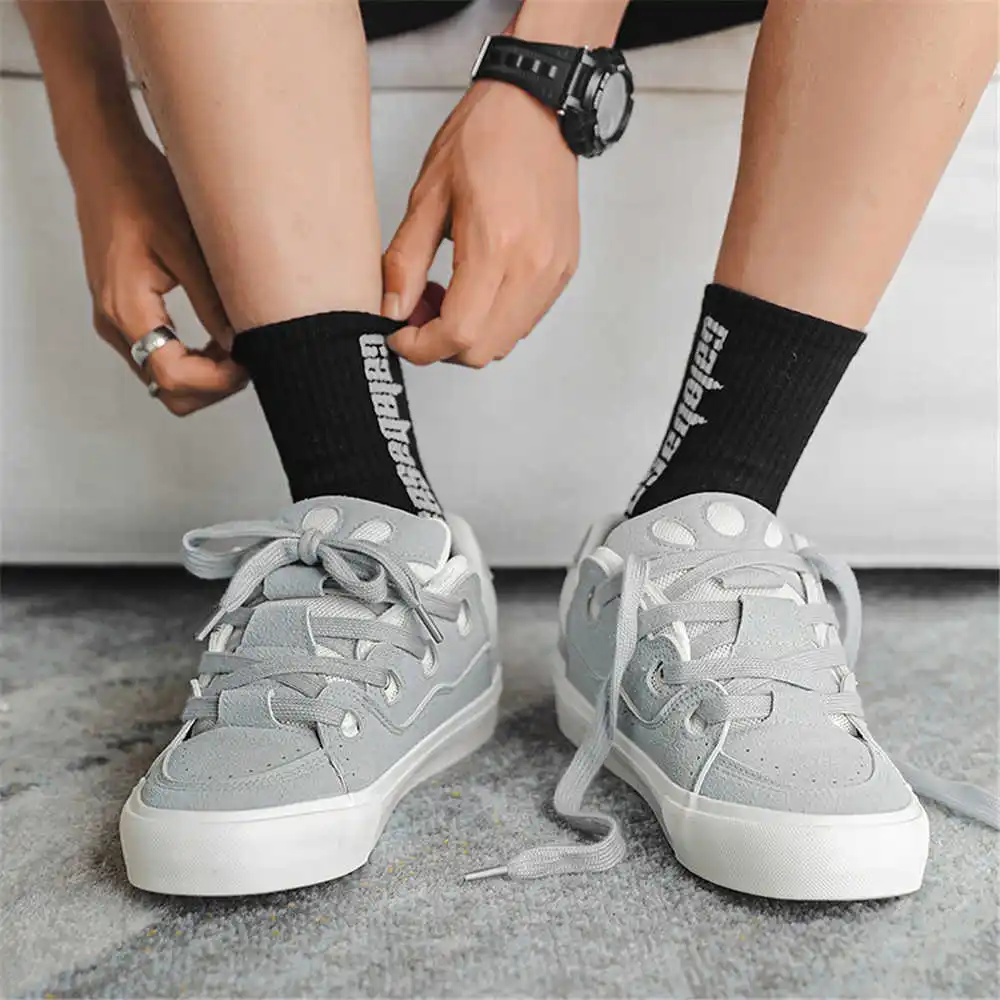 مع جلد الهيب هوب أحذية المدرسة - مراجعة Streetwear Brand Collection وسعره
